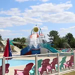 Campingplatz Le Soleil Mobil-home Saint-Julien-en-Born