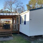 Campingplatz Le Soleil Mobil-home Saint-Julien-en-Born